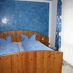 Urlaubspension 'hohes Rott' Und Apartmenthaus Casa de hóspedes 4*