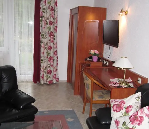 Konukevi Urlaubspension 'hohes Rott' Und Apartmenthaus 4*